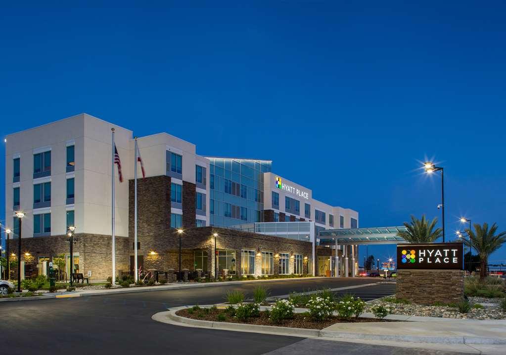Hyatt Place Delano Exterior foto