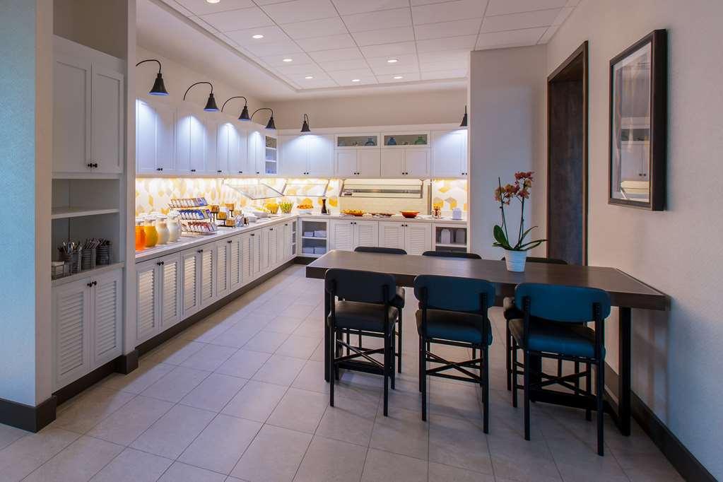 Hyatt Place Delano Restaurant foto